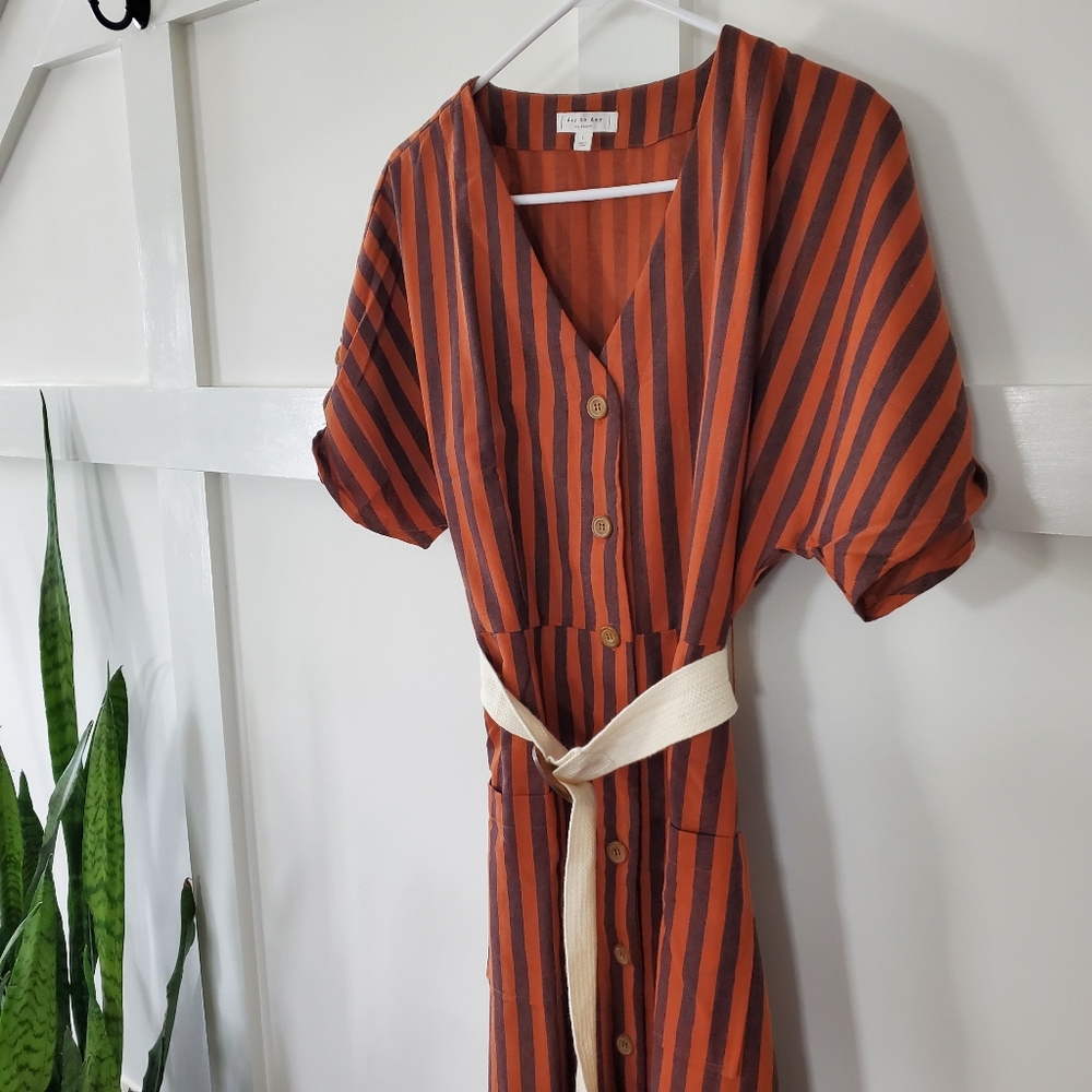 NWOT Midi dress with belt